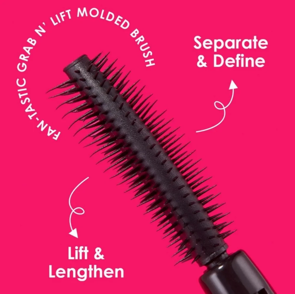 GRANDE COSMETICS GRANDE FANATIC FANNING & CURLING MASCARA INFUSED WITH WIDELASH.